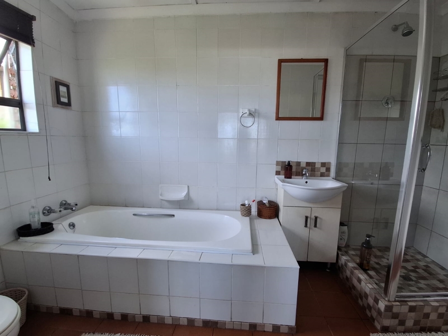 3 Bedroom Property for Sale in Winterstrand Eastern Cape